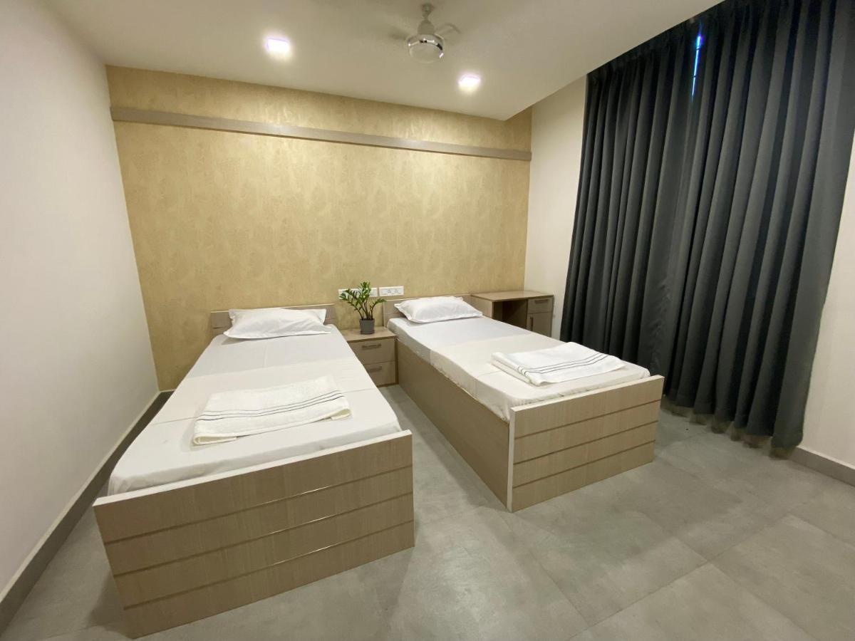 Karippals Inn كوتايم المظهر الخارجي الصورة